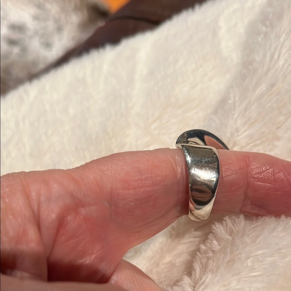 NWOT Elegant Sterling Ring 8 - Picture 5 of 5